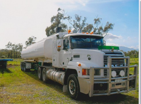 35,000L Semi Water Tanker (trailer only) 2
