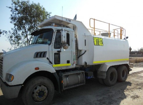 Mack Metroliner Water Truck