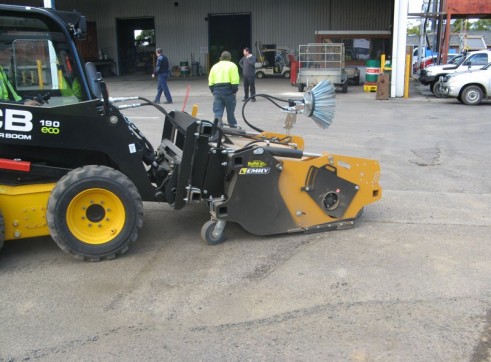 Masterclean Bucket Broom 2