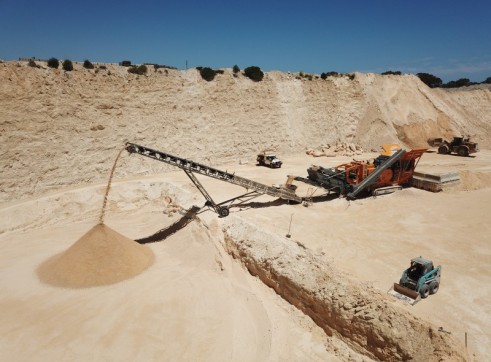 Mobile Impact Crushers with On-Board Screen 1
