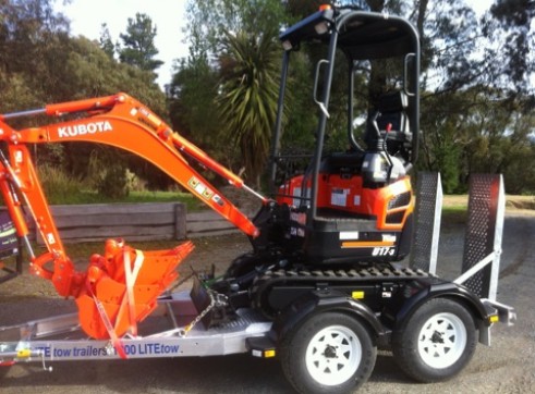 Mini 1.7t  Excavator Hire  1