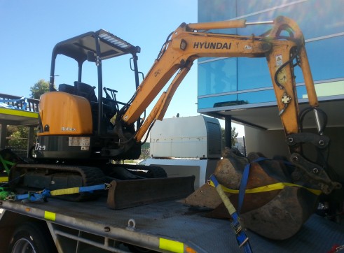 Mini Excavator 3 Tonne 1