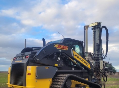 86HP New Holland C332 Posi-track 2