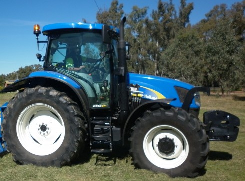 New Holland T6020