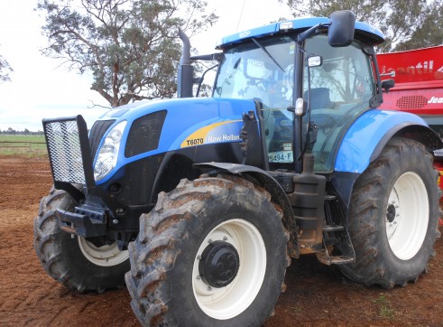 New Holland T6070 1