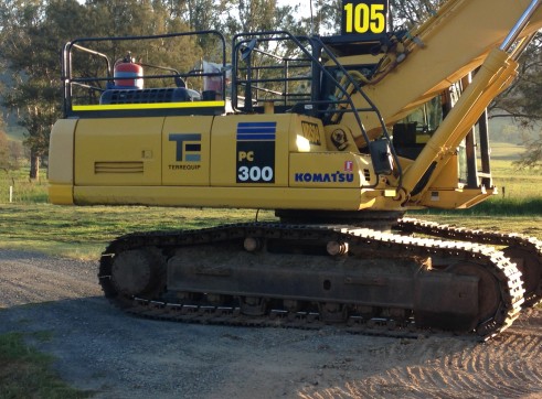 PC300-8 Komatsu Excavator 2