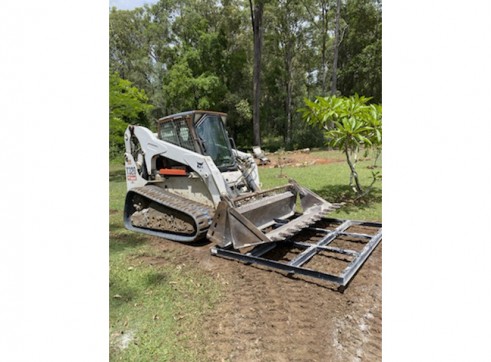 92HP T320 Bobcat Posi-track 7