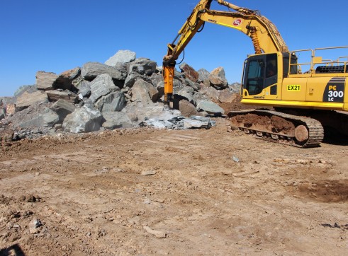 Rockbreakers to suit machines weighing 2 - 90 tonne