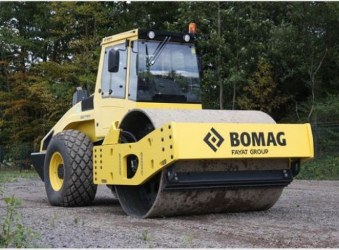 19T Bomag Smooth Drum Roller w/padfoot shell kit