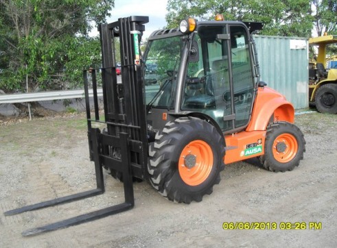 Rough Terrain Forklift 1