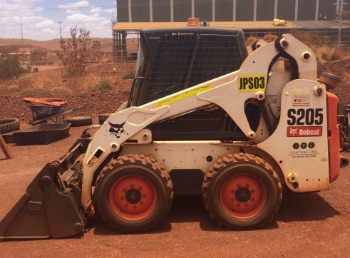 s205 Bobcat Skid Steer 2