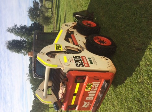 s205 Bobcat Skid Steer 3