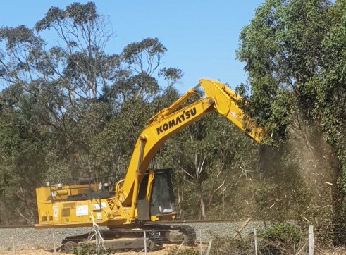 30T Komatsu PC300-5 Excavator w/Shinn Cutter / Mulching Head 2