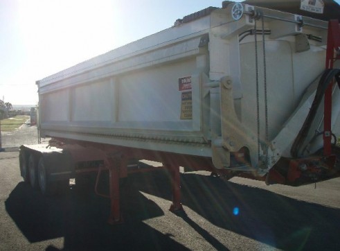 Side Tipping A Trailer