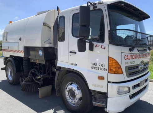 Road / Street Sweeper Truck 4