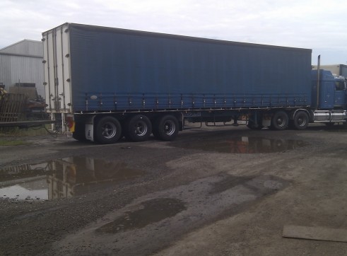 Tautliner Trailers 1