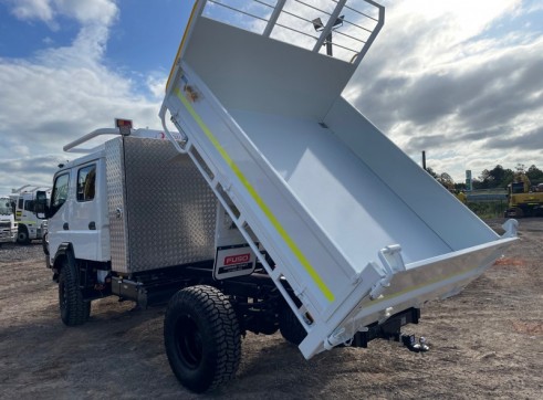 4x4 Crew Cab Tipper Truck 7