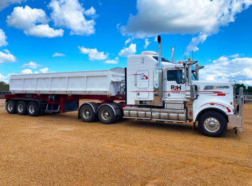 Truck and 22m3 Side Tipper