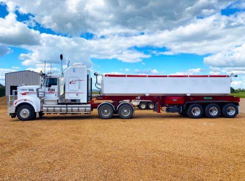 Truck and 22m3 Side Tipper 2