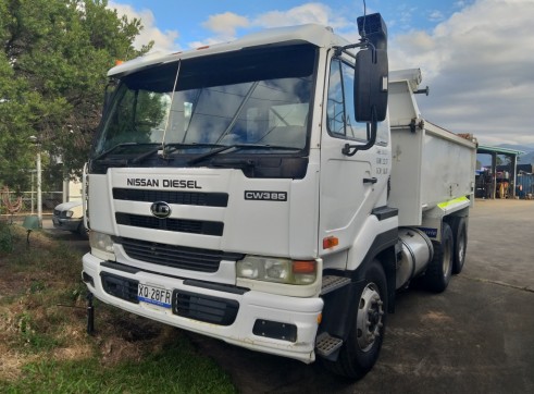 UD Tandem Tipper Body Truck 1