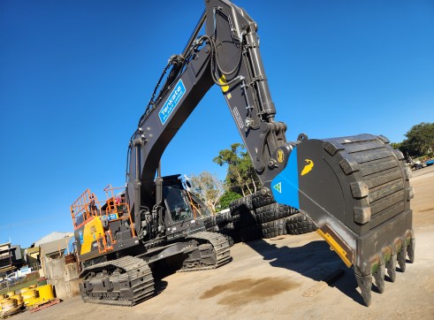 Volvo EC530EL Excavator 12