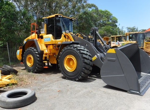 Volvo L180H Wheel Loader 2