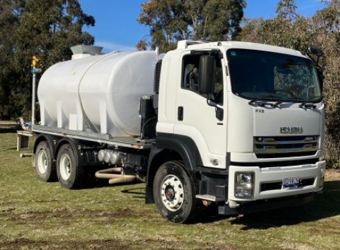 14,000L Isuzu Water Cart 1