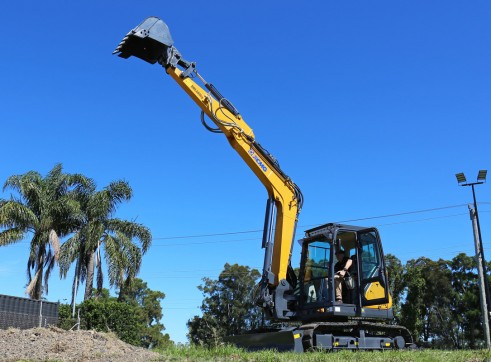 XCMG XE80U Excavator 9T 4