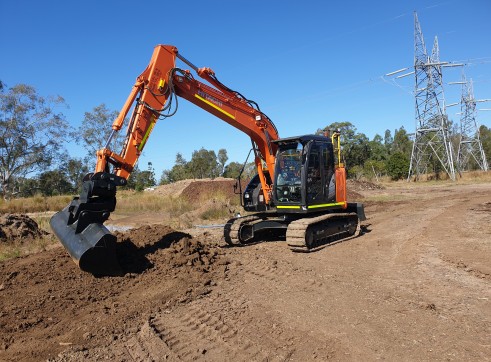 14T Zx135 Hitachi excavator 2