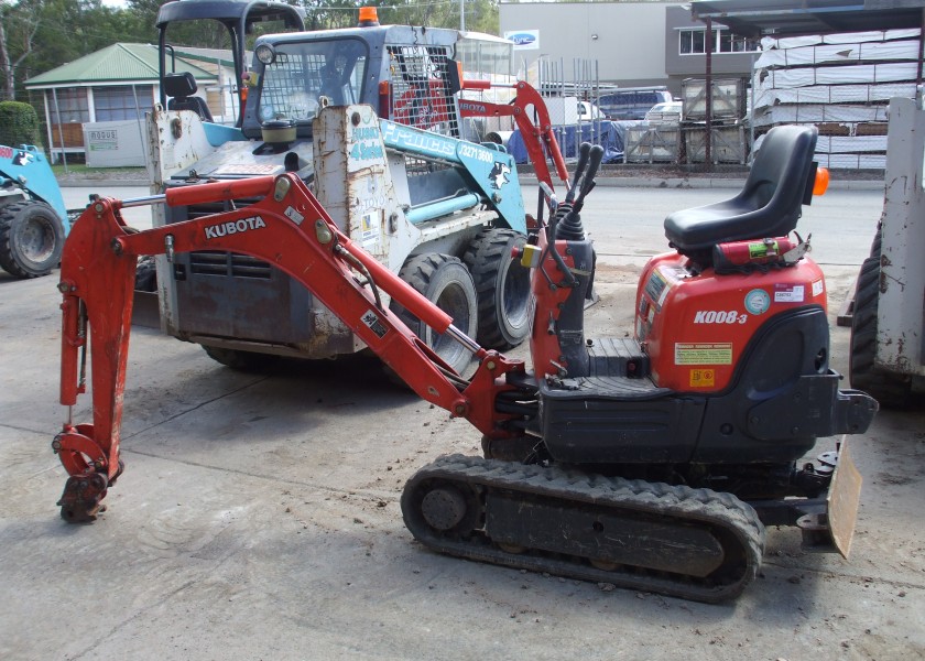 0.8 - 4 Tonne Excavators 1