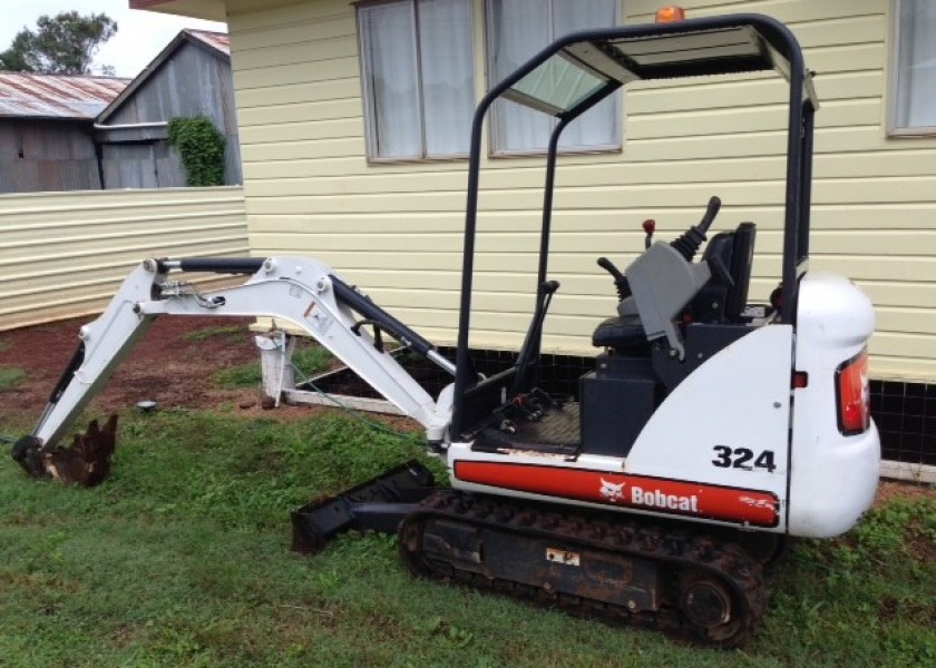 1.6T Bobcat Mini Excavator 1