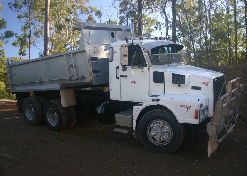 10 cubic meter tipper 2