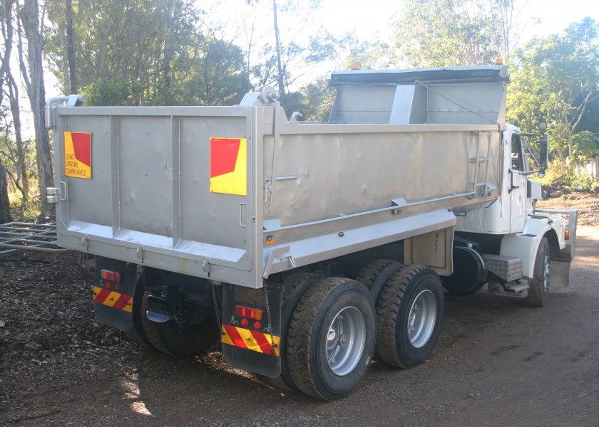 10 cubic meter tipper 4