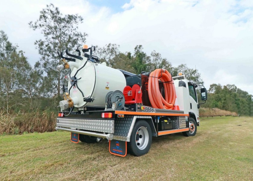 1000L Vac Truck 4