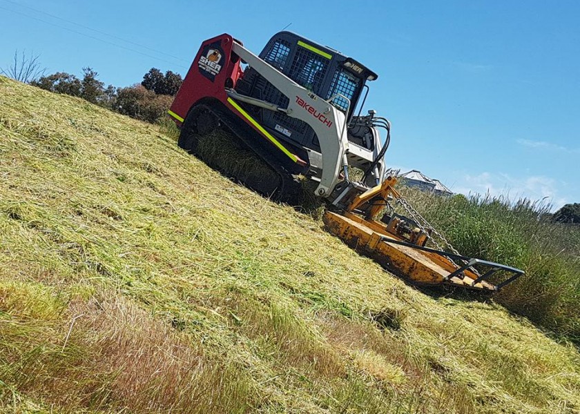 100HP Posi-track Skidsteer 10