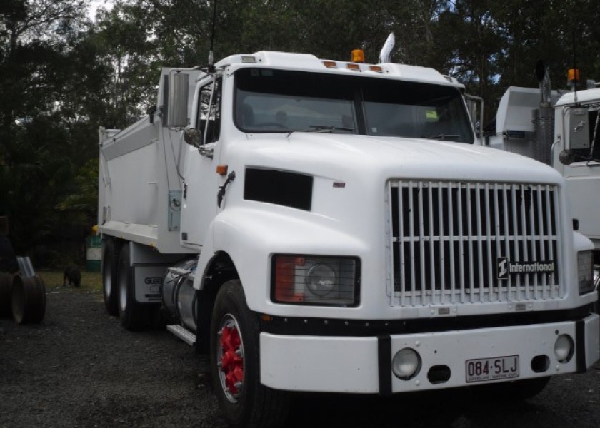 10m Tandem Tippers for hire 1