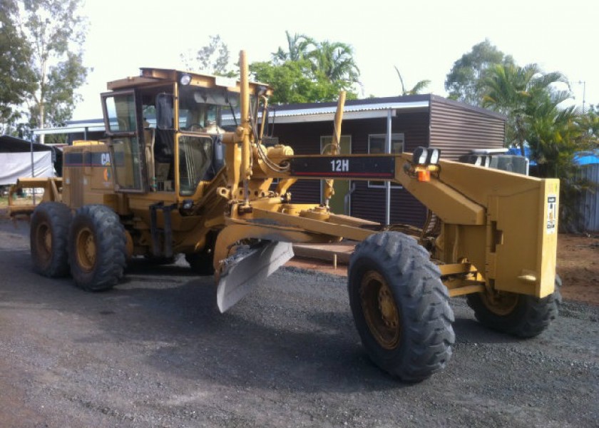 12H CAT Grader 1