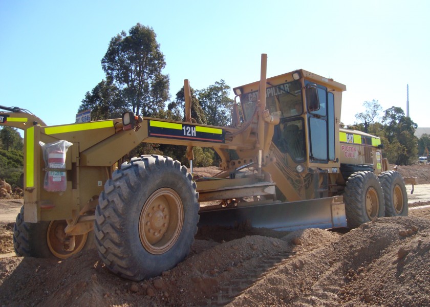 Grader 12-14 Foot 2