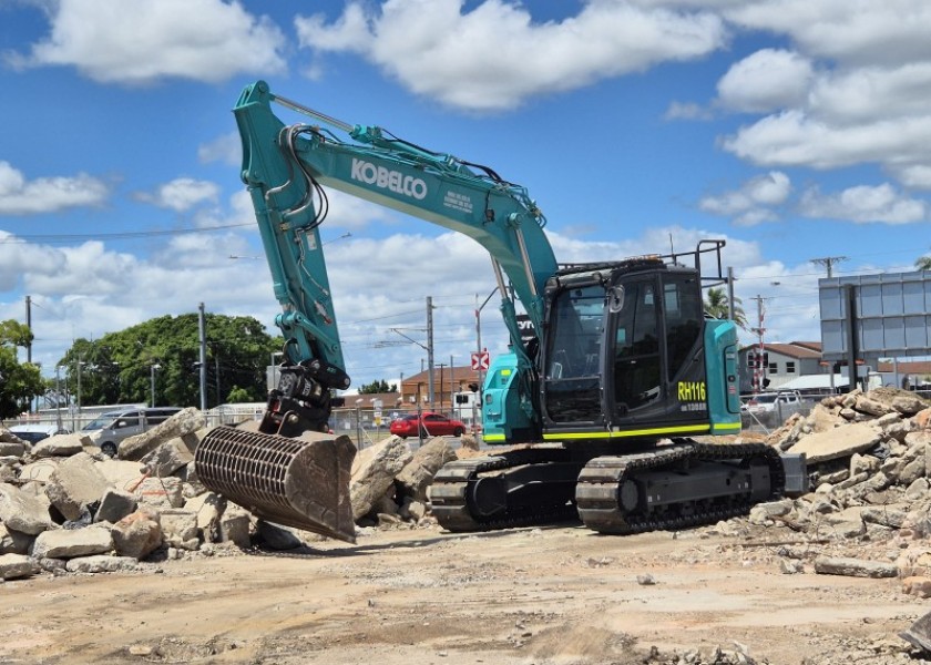 13-15 Ton Excavators 1