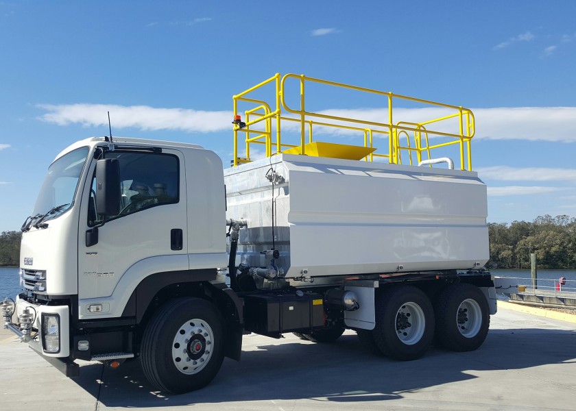 13,500 lt Water Truck 1