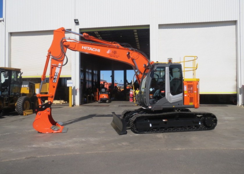 13.54t Hitachi Excavator 1