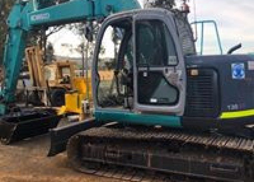 13.5T Excavator 1