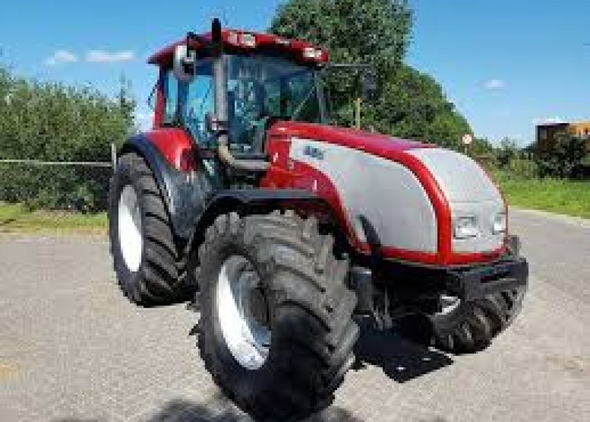 135HP Valtra Tractor 1