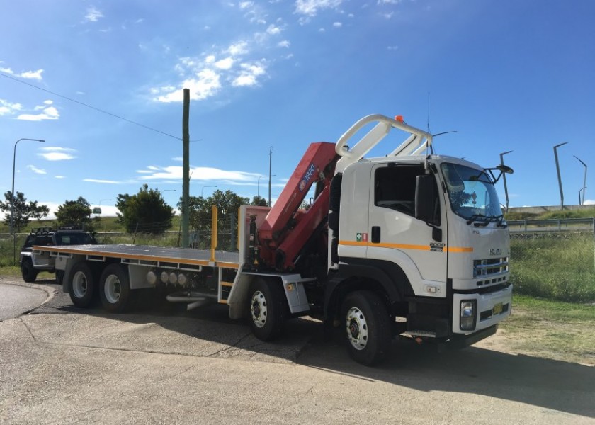 13T 8x4 Hiab Truck - Front Mount 1