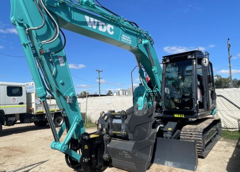 13T Kobelco SK135SR-7 1