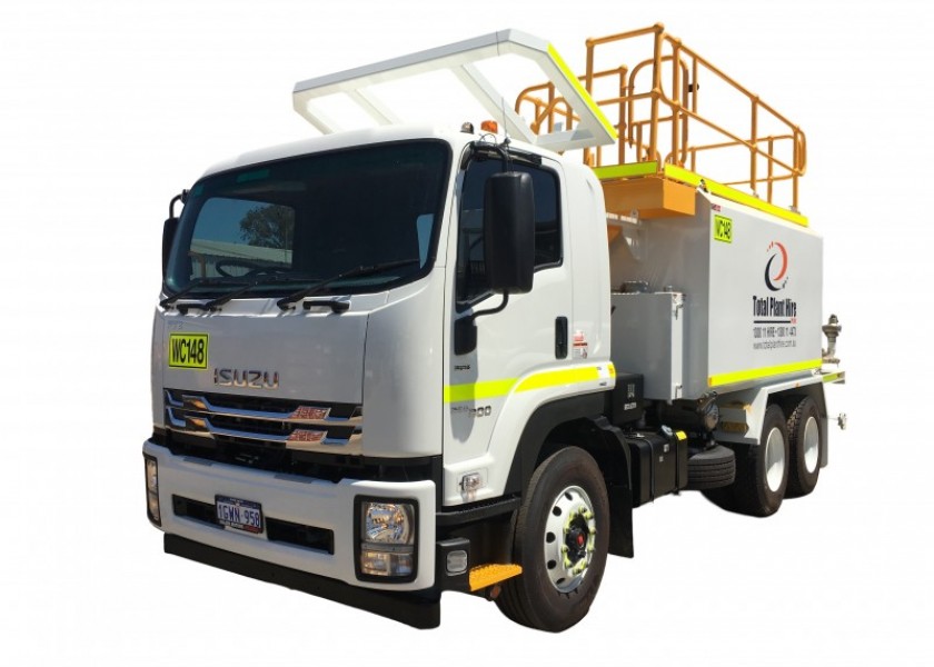 14,000L Isuzu Water Cart 1