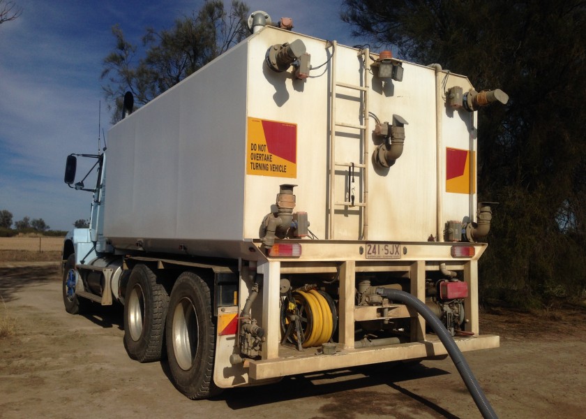 14,000L Water Carts for Hire. 1
