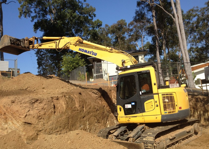 14 tonne Excavator 1