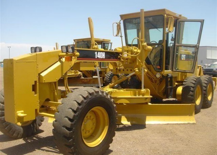 140H grader for hire 1