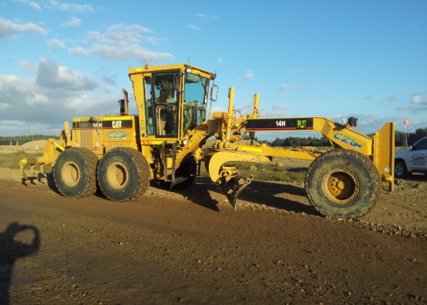 14H CAT Grader w/GPS 1